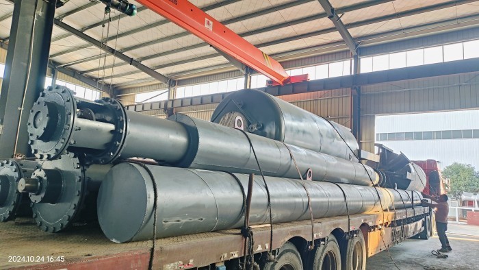 湖南奔驥環(huán)保能源科技有限責(zé)任公司,環(huán)保設(shè)備設(shè)計,垃圾處理設(shè)備,廢輪胎處理設(shè)備  湖南奔驥環(huán)保能源科技有限責(zé)任公司,環(huán)保設(shè)備設(shè)計,垃圾處理設(shè)備,廢輪胎處理設(shè)備